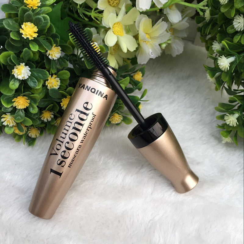 Gold tube mascara Gold tube mascara